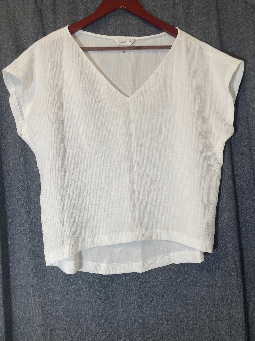 Club Monaco White Textured V-Neck Boxy Blouse